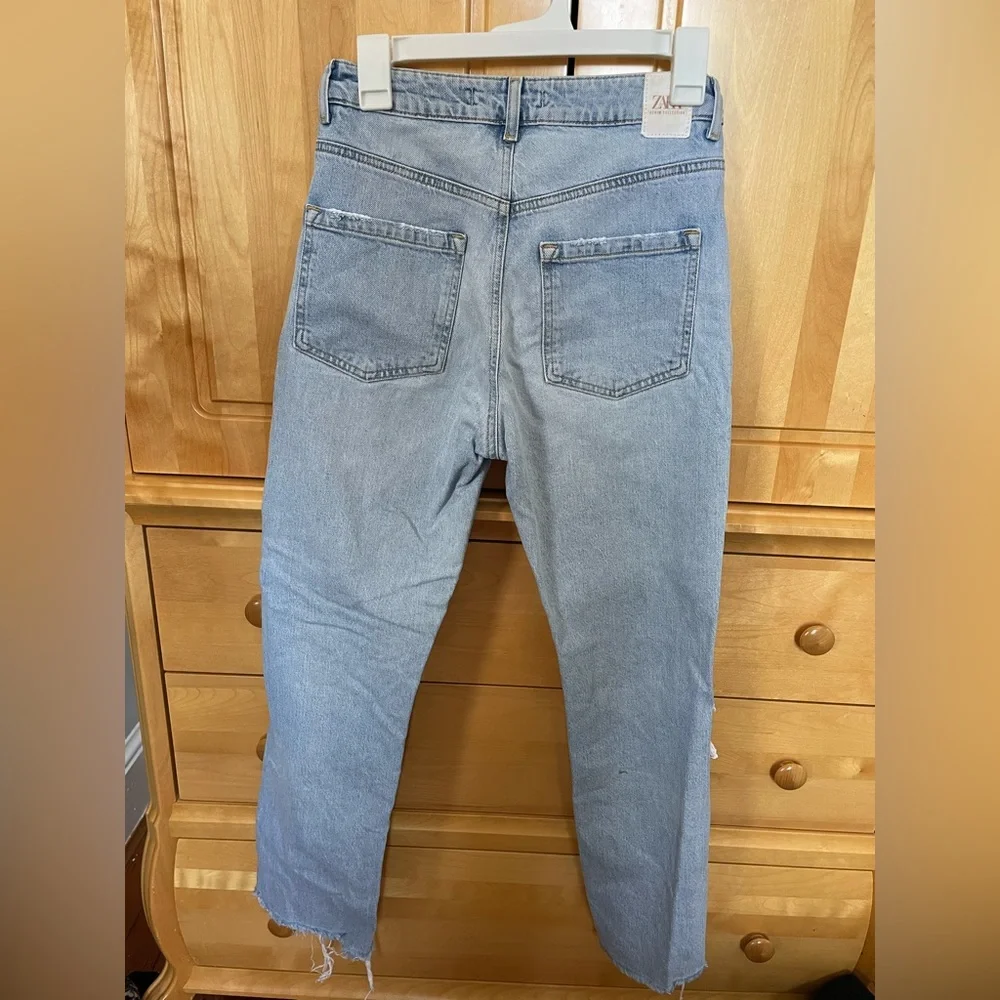 Zara ripped jeans - Picture 2 of 2
